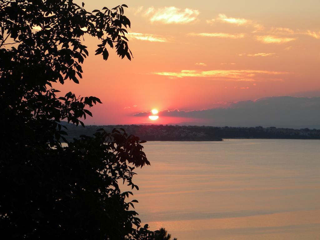 Guest House Maggy Sozopol Bagian luar foto